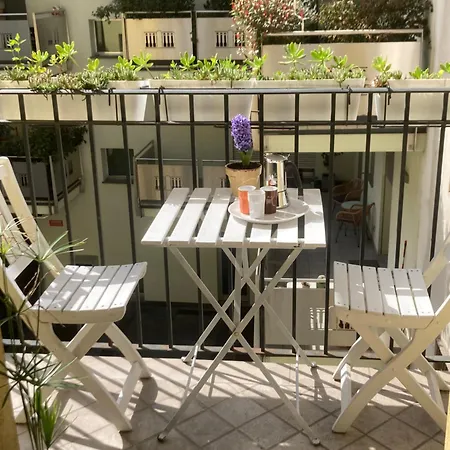 Apartament Quarenghi 32 *